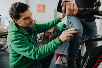 Um am e-Bike Phänomen teilhaben zu können, sollte eine umfangreiche Beratung in der e-motion e-Bike Welt Worms zum Prozess dazugehören