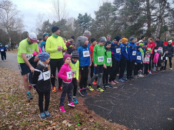 Das Starterfeld beim 1. Lauf der Stadtmeisterschaften (Foto: Briesenick)