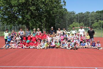 Die Teilnehmer der 3. Kinderolympiade (Foto: Claudia Fischbach)