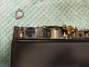 カメラ フィルムカメラ Canon 7 レンジファインダーの分解 - フィルムカメラ修理のアクアカメラ