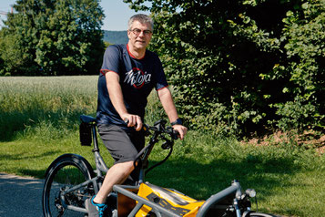 Daniel Rey auf einem Lasten e-Bike