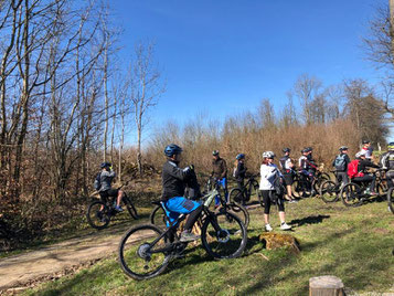 Die Trails entlang bei schönem Sonnenschein