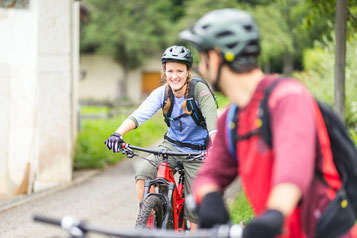 Beratung vom Experten über die rechtlichen Besonderheiten von Speed-Pedelecs in der Schweiz in Bern