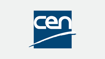 Logo du CEN : centre de normalisation européenne. Lettres CEN sur fond bleu