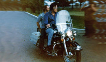 Elvis Presley su Harley-Davidson FLH 1200 1975