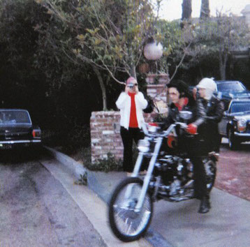 Elvis Presley su Harley-Davidson-FLH-Chopper