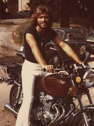 Barry Gibb del gruppo musicale "Bee Gees"