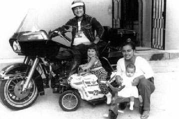 Claudio Villa con sua moglie Patrizia Baldi e le sue due figlie Andrea Celeste e Aurora, a Rocca di Papa (RM)