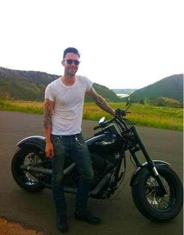 Adam Levine del gruppo musicale "Maroon 5"