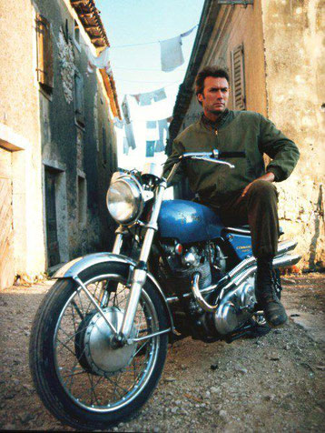 Clint Eastwood sulla sua Norton Commando