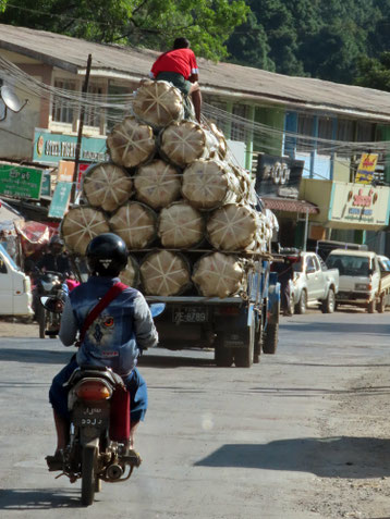 auf der Strasse nach Loikaw