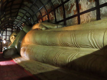 liegender Buddha in der Shwesandaw Pagode