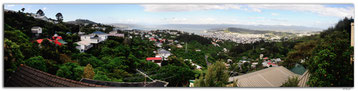 Panorama mit Stadt und Meer