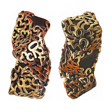 Paolo Grassi Melodie sculpture, two intertwined bronze vertical shapes with numerical patterns
