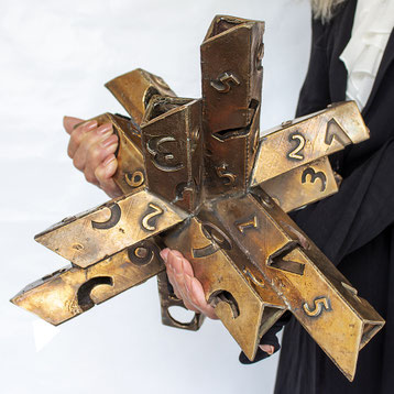 Paolo Grassi - From "0" to Infinity - 263. Rigoberta - star-shaped bronze with numbers