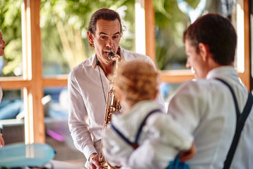 Electroswing,DJ,DJ und Saxophonist, DJ plus Saxophon, DJ plus Sax,DJ mit Saxophon, DJ mit Sax, DJ mit Saxophonist,Hochzeit,Geburtstag,Party,Party-DJ