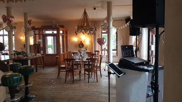 Internationaler Saxophonist mit DJ für Ihre Event, Hochzeit.  Essen Wuppertal Düsseldorf Bochum Münster Meerbusch Köln Kamen Papenburg Hamburg München Leer Emden Lüdenscheid Hattingen Schwerte Solingen Leverkusen 