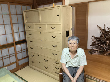 桐たんす、桐タンス、桐箪笥、時代箪笥、修理、再生、更生、修繕、洗濯、洗い、杉山箪笥店、壇ふみ、格安、安い、お値打ち、職人、安心、 黒檀箪笥、茶箪笥、水屋戸棚、帳場箪笥、欅箪笥、漆、漆塗り、拭き漆、和箪笥、桐たんすリメイク、古い箪笥修理、箪笥リメイク、和ダンスリメイク、タンス修理、古いタンス、掃除、、桐の箪笥リメイク、桐たんす削り直し、桐箪笥修理、桐たんす修理、桐たんす再生、桐たんす洗い、桐箪笥更生、和箪笥修理、箪笥修理、ダンス修理、古いタンスリメイク、古箪笥リメイク、箪笥リメイク、昔の箪、時代家具、箪笥の