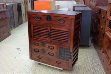 時代箪笥の修理 再生 摺り漆でリメイク - 桐タンス、古い箪笥の修理