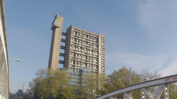 Trellick Tower: Planned as noble tower with appartements, close to Portobello Road and the tube station Westbourne park. It is a handy orientation point.