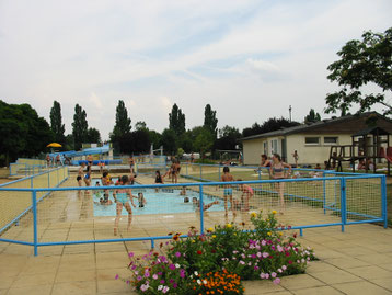 Piscine à Dollon