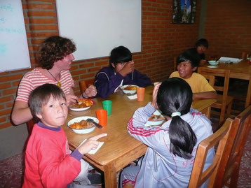 Im Casa de los amigos erhalten die Kinder eine Grundversorgung.