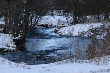 Photo décorative, rivière gelée