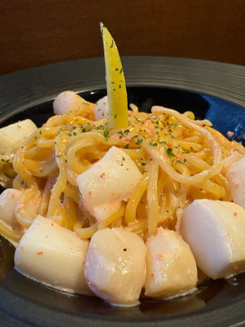24.     イカと小柱の明太子レモンクリームソース　🌶️🌶️　１,３００円  