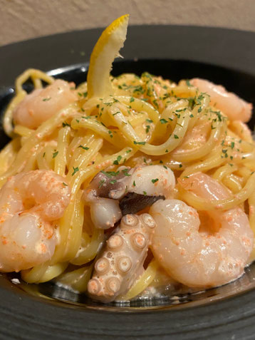 23.     海老とタコの明太子レモンクリームソース　🌶️🌶️　１,３００円  
