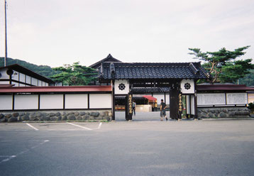 最上川芭蕉ライン下り船乗場(第1の舟下り)2001年