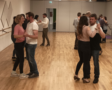 Tanzspaß für Singles & Paare in Kaltenbach– Tanzschule Vallazza