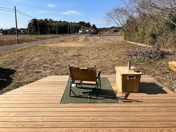 「茂原市七渡の田園地帯に佇むミニマルな木の小屋。130坪超の敷地を持つセカンドハウス・秘密基地」