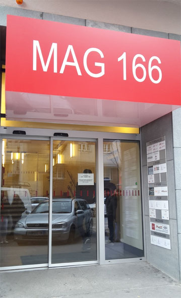 Eingang zum Standort Margaretenstraße 166 mit Beschriftung MAG 166