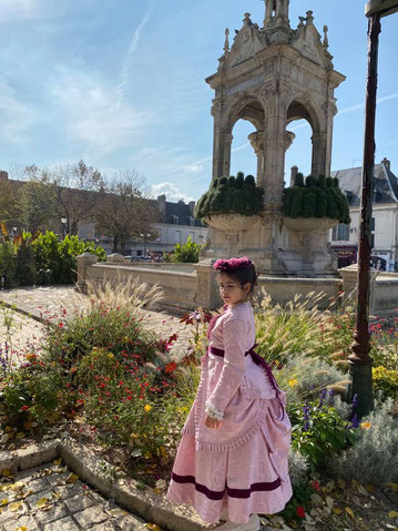 location robe à tournure