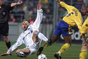 abgebildet: Teamkollege Godwin Okpara