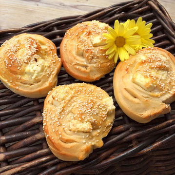 Pikante Schnecken mit Feta Germteig Hefeteig