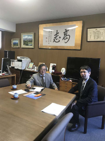 (写真左)鶴岡高専 高橋校長(右)伊藤学