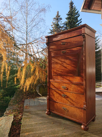 Sekretär überarbeitet Tischlerei Gränz Innenausbau (Foto: Christoph Meiland)
