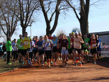 27. Heineparklauf im März 2022 - Start zum 10 km Lauf