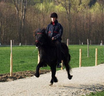 Syrny im Rennpass von vorne