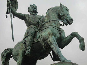 ブリュッセルのゴドフロワ・ド・ブイヨン騎馬像写真