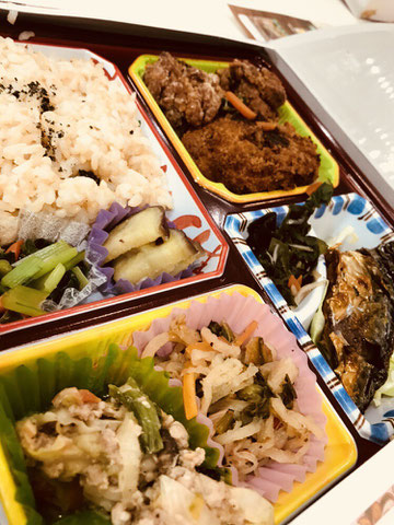 食事はこちらのオーガニック弁当を予定しています。このランチ会のためだけの特別メニューが用意されます。
