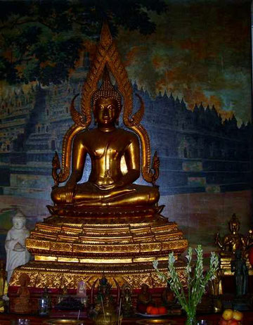 Buddhastatue in Gold