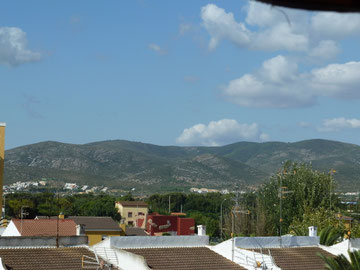 de la terrasse vers la montagne