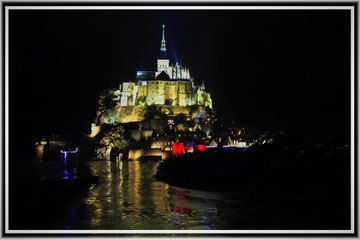 Mont St Michel, baie, nuit, illuminations, Abbaye, remparts, citée médiévale