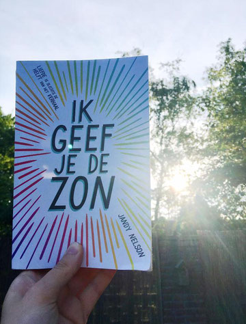 Ik geef je de zon Buiten het Boekje