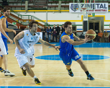 Grugnetti smazza uno dei suoi 6 assist (foto Paola Trapelli)