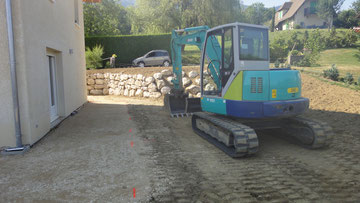 Enrochement et Rocaille en cours de construction