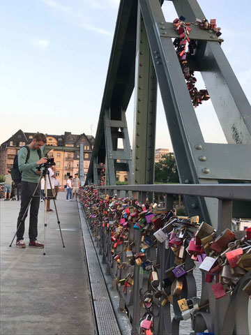 Das Reisestativ blieb zu Hause, für den Eisernen Steg war es zu kurz