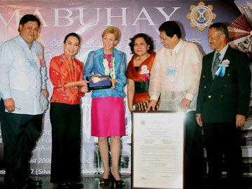 Loren Legarda (Second from Left)
